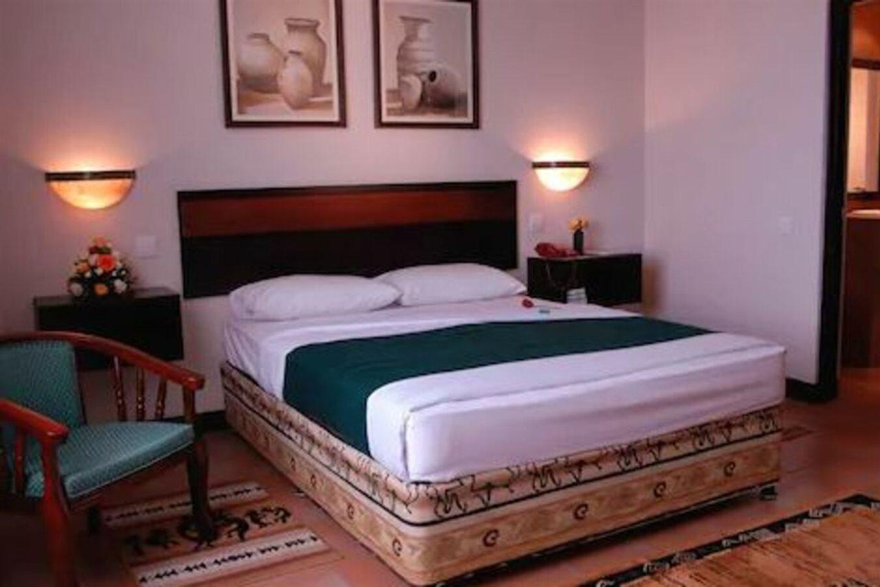 Blue Pearl Hotel & Apartments Дар ес Саалам Екстериор снимка