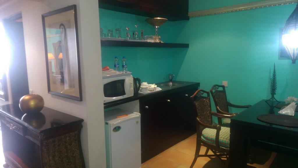 Blue Pearl Hotel & Apartments Дар ес Саалам Екстериор снимка