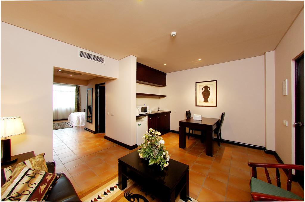 Blue Pearl Hotel & Apartments Дар ес Саалам Екстериор снимка